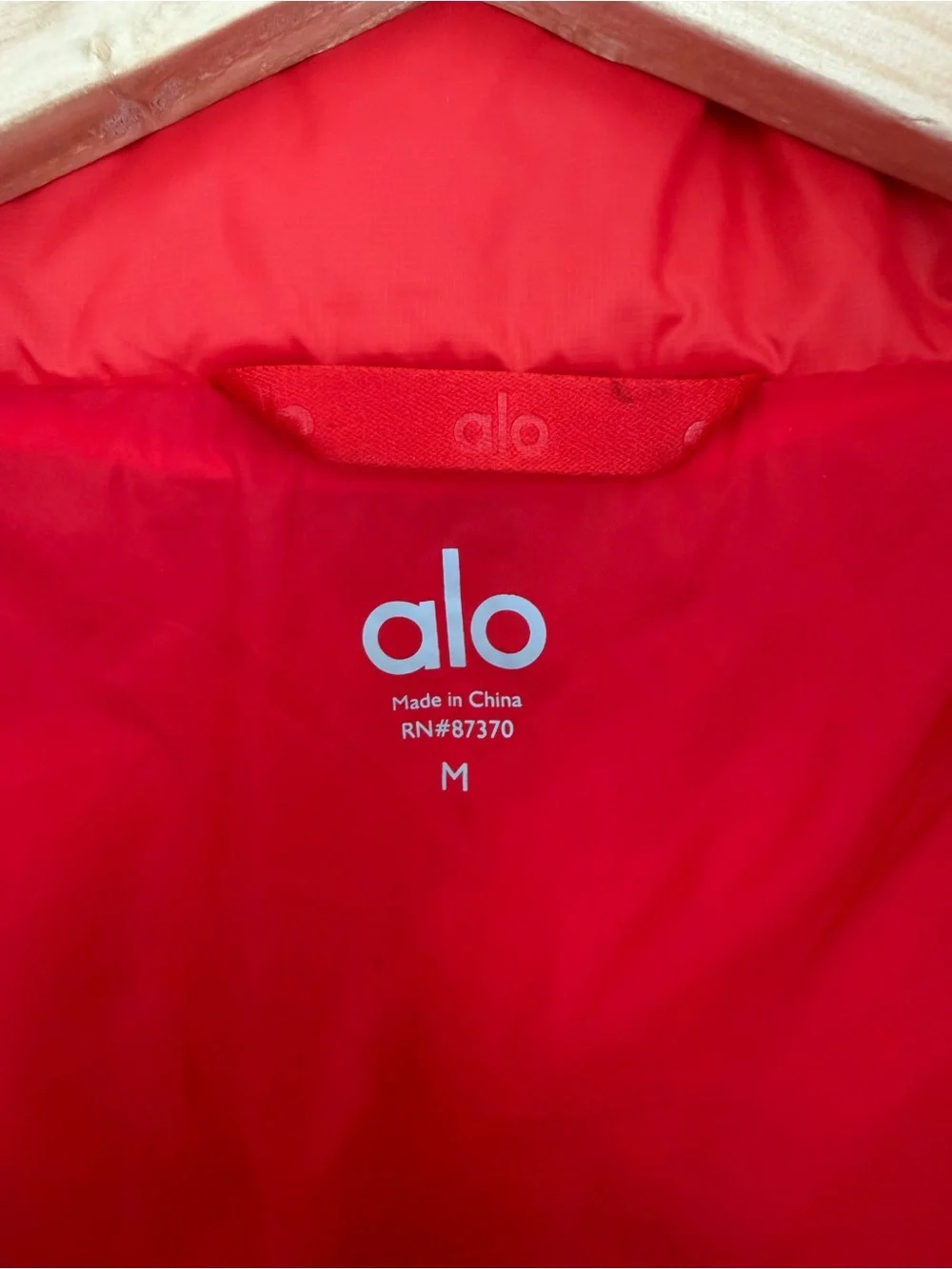 Alo Yoga Gold Rush Puffer Jacket Red Cropped Boxy M